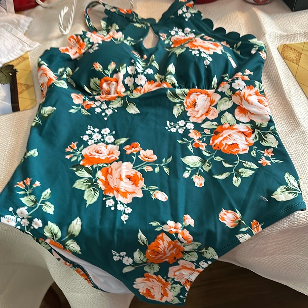 Ladies one piece bathing suit
